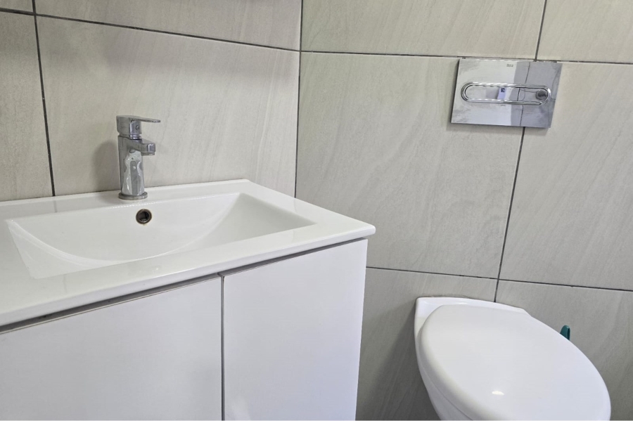 To Let 1 Bedroom Property for Rent in Illovo Gauteng