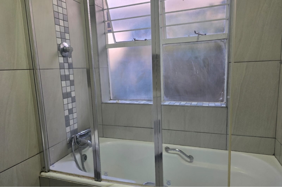 To Let 1 Bedroom Property for Rent in Illovo Gauteng