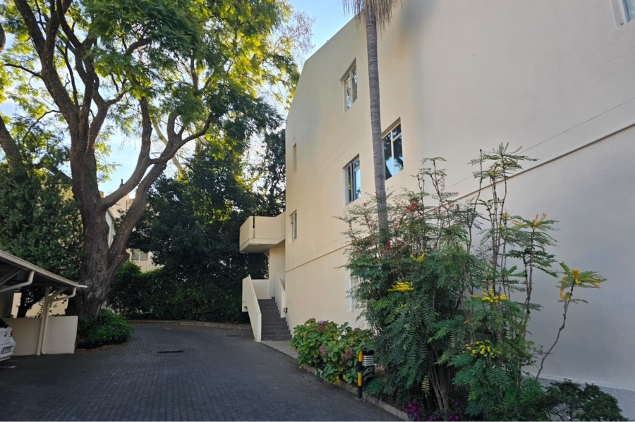 To Let 1 Bedroom Property for Rent in Illovo Gauteng