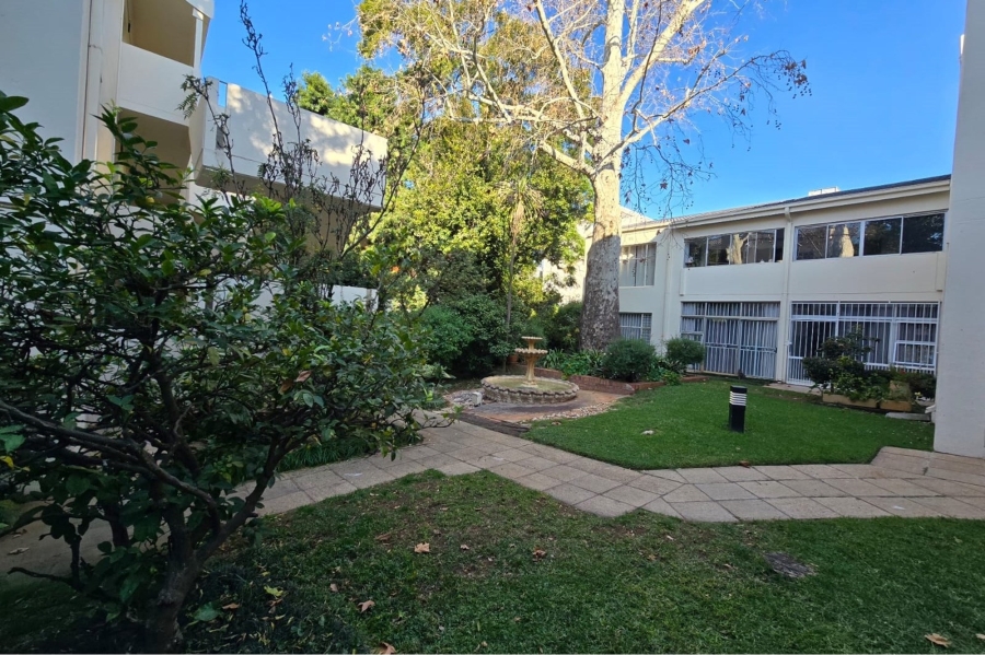 To Let 1 Bedroom Property for Rent in Illovo Gauteng