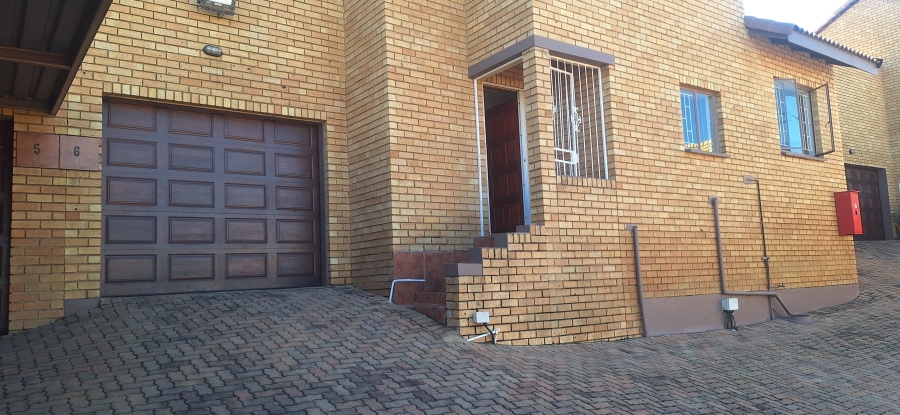 3 Bedroom Property for Sale in Kenmare Gauteng