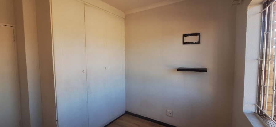 3 Bedroom Property for Sale in Kenmare Gauteng