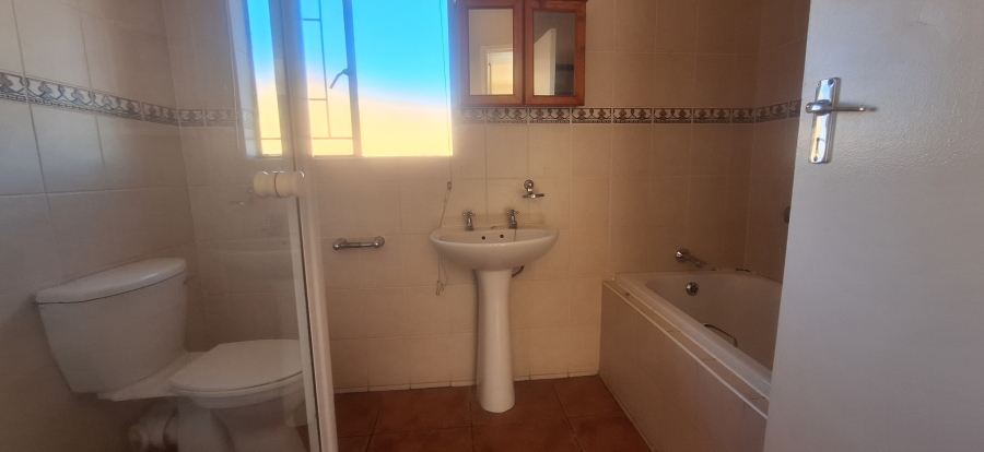 3 Bedroom Property for Sale in Kenmare Gauteng