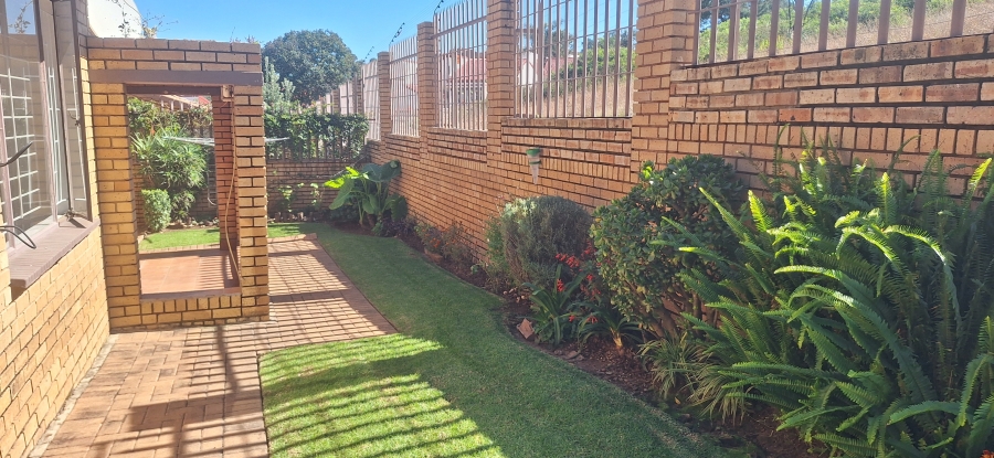 3 Bedroom Property for Sale in Kenmare Gauteng