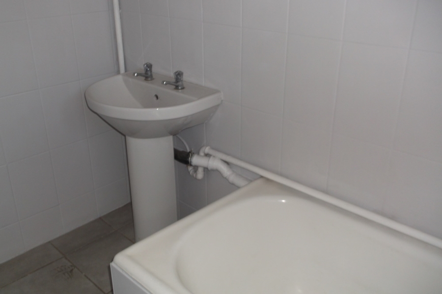 To Let 2 Bedroom Property for Rent in Impala Park Gauteng