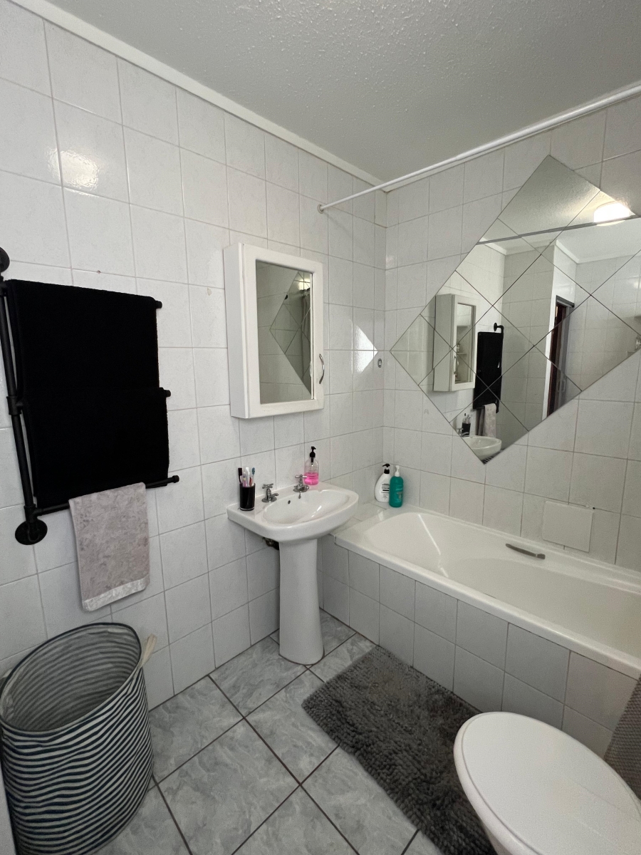 To Let 1 Bedroom Property for Rent in New Market Park Gauteng