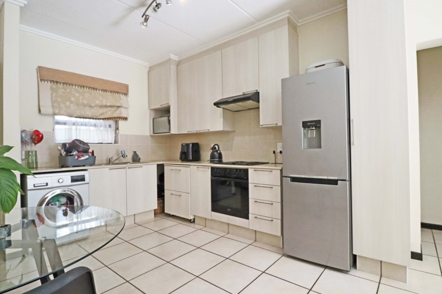 2 Bedroom Property for Sale in Bryanston Gauteng
