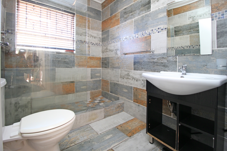 2 Bedroom Property for Sale in Buccleuch Gauteng