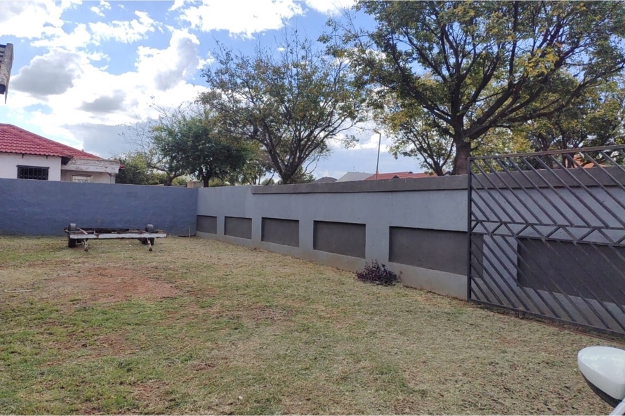 3 Bedroom Property for Sale in Lenasia South Gauteng