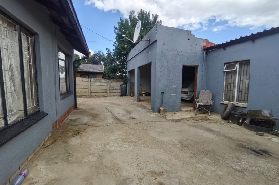 3 Bedroom Property for Sale in Lenasia South Gauteng