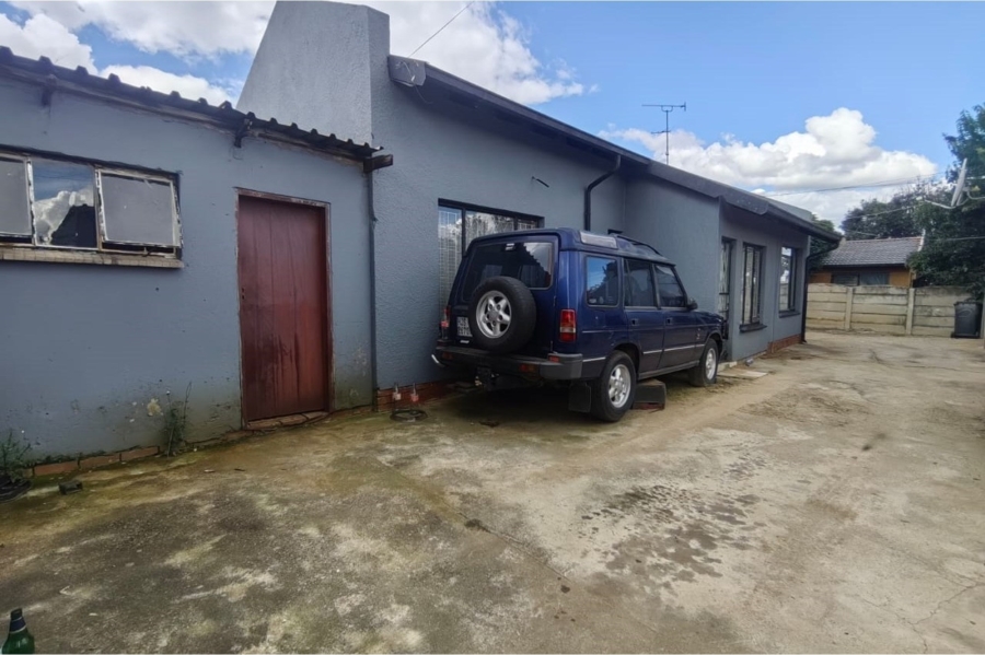 3 Bedroom Property for Sale in Lenasia South Gauteng