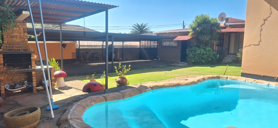 3 Bedroom Property for Sale in Wentworth Park Gauteng