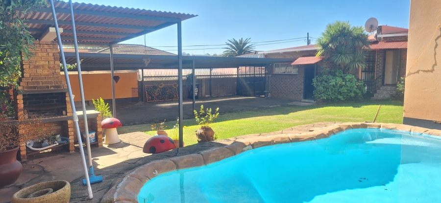 3 Bedroom Property for Sale in Wentworth Park Gauteng