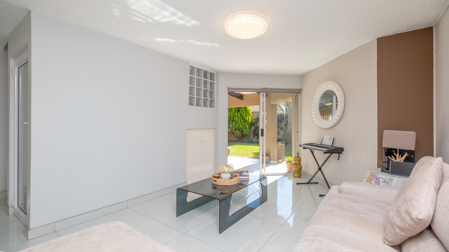 3 Bedroom Property for Sale in Douglasdale Gauteng