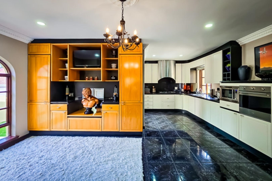 5 Bedroom Property for Sale in Kyalami Estates Gauteng