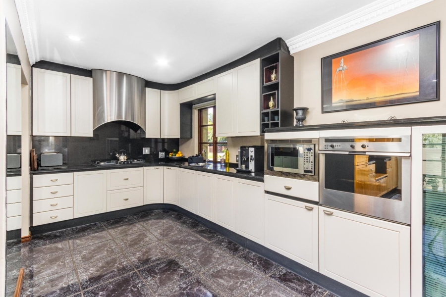 5 Bedroom Property for Sale in Kyalami Estates Gauteng