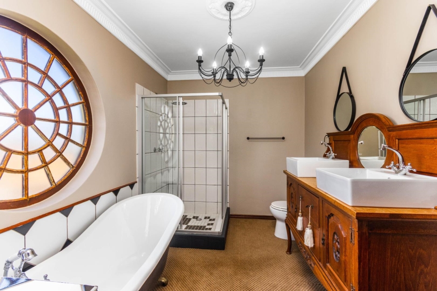 5 Bedroom Property for Sale in Kyalami Estates Gauteng