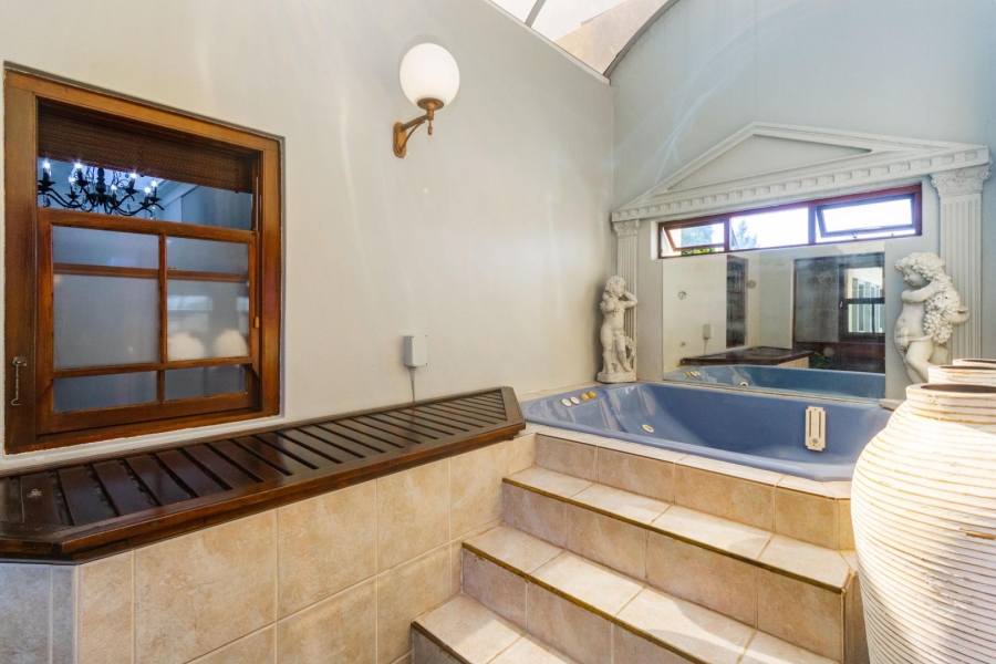 5 Bedroom Property for Sale in Kyalami Estates Gauteng