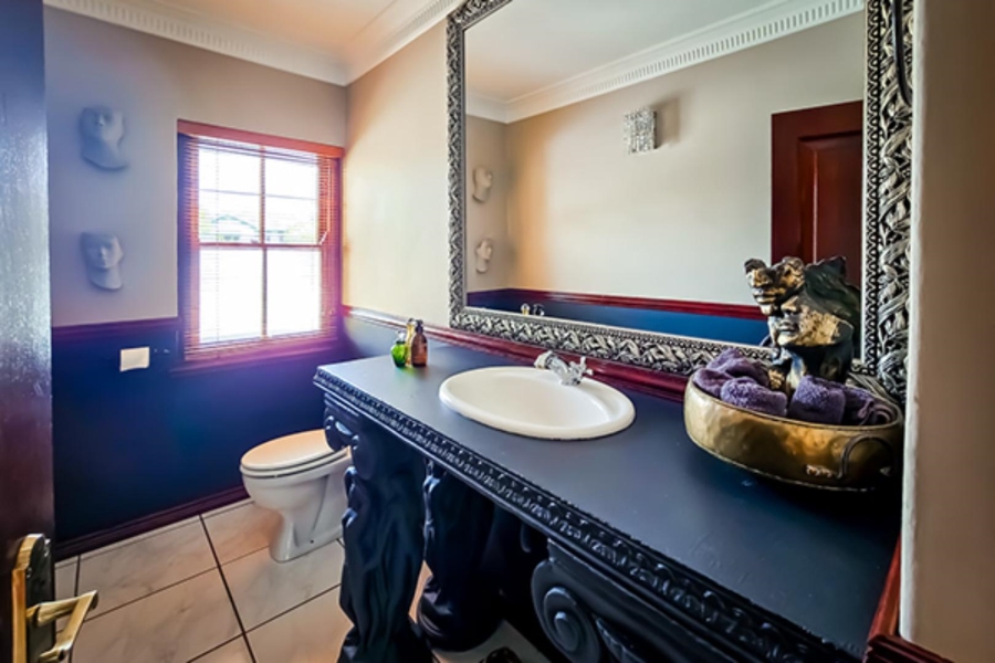 5 Bedroom Property for Sale in Kyalami Estates Gauteng