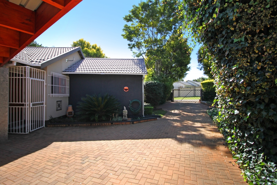 3 Bedroom Property for Sale in Allens Nek Gauteng