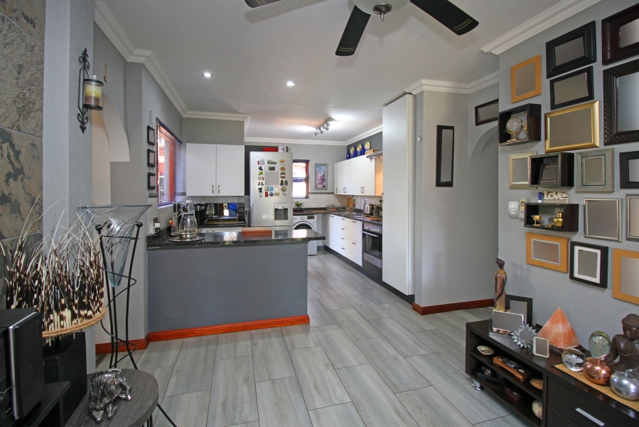 3 Bedroom Property for Sale in Allens Nek Gauteng