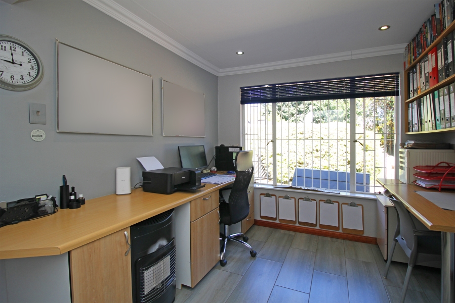 3 Bedroom Property for Sale in Allens Nek Gauteng