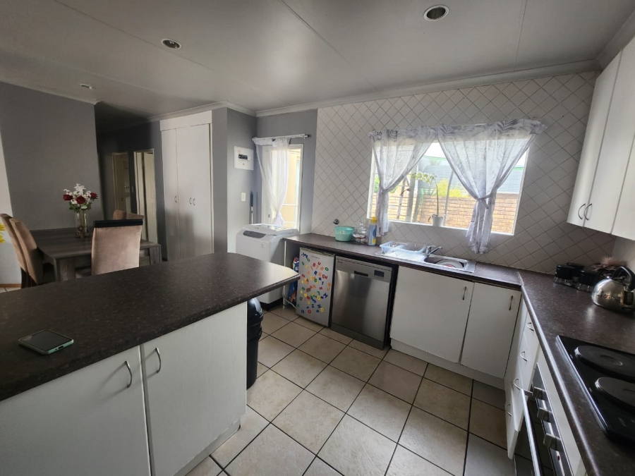 3 Bedroom Property for Sale in Freeway Park Gauteng
