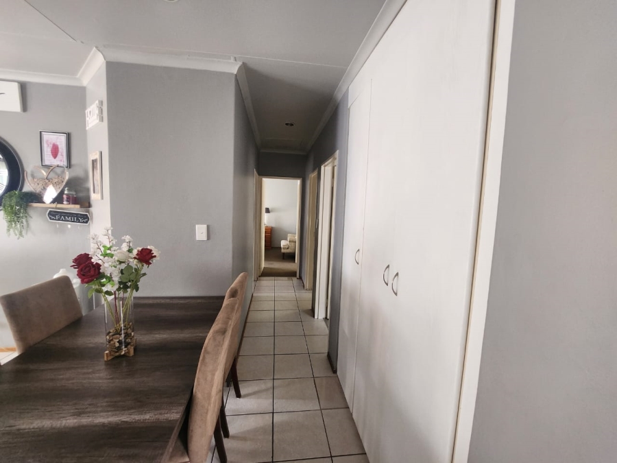 3 Bedroom Property for Sale in Freeway Park Gauteng