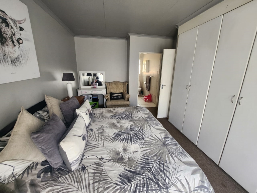 3 Bedroom Property for Sale in Freeway Park Gauteng