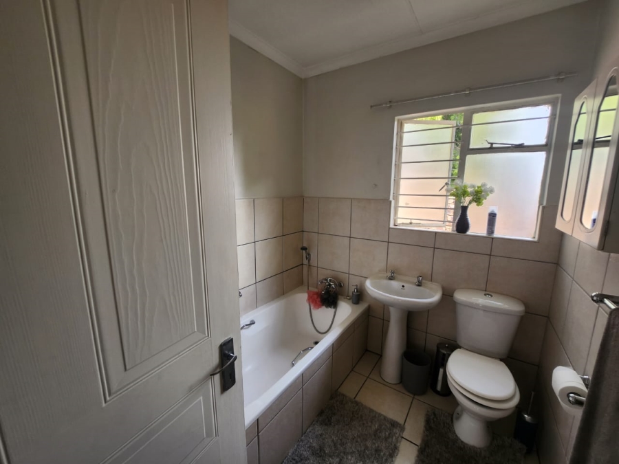 3 Bedroom Property for Sale in Freeway Park Gauteng