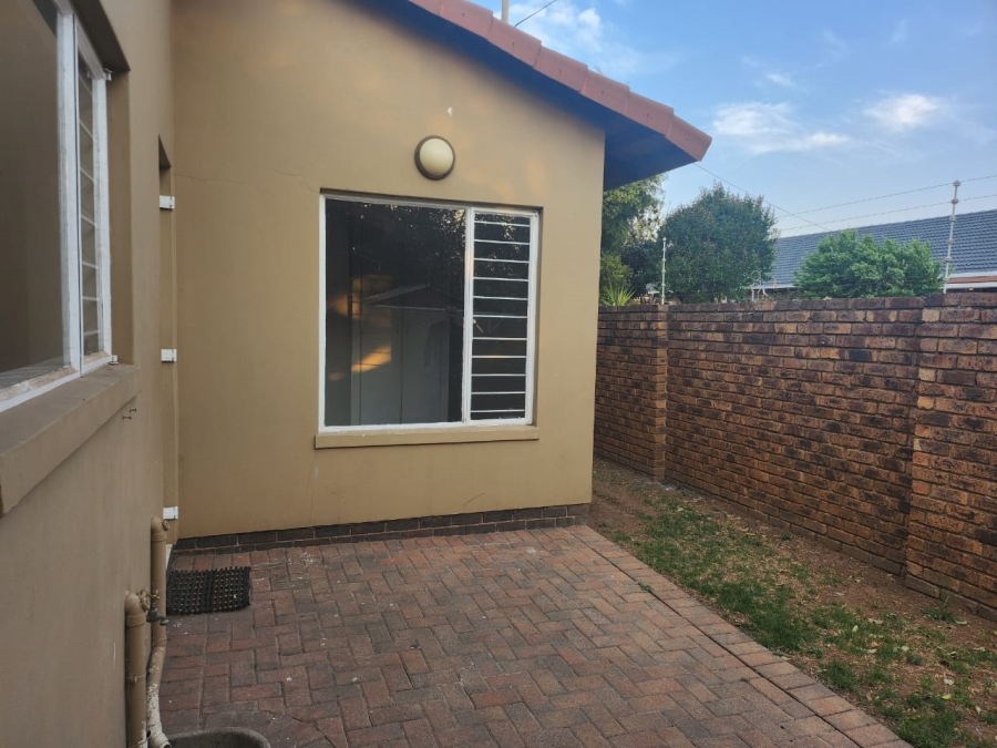 3 Bedroom Property for Sale in Freeway Park Gauteng