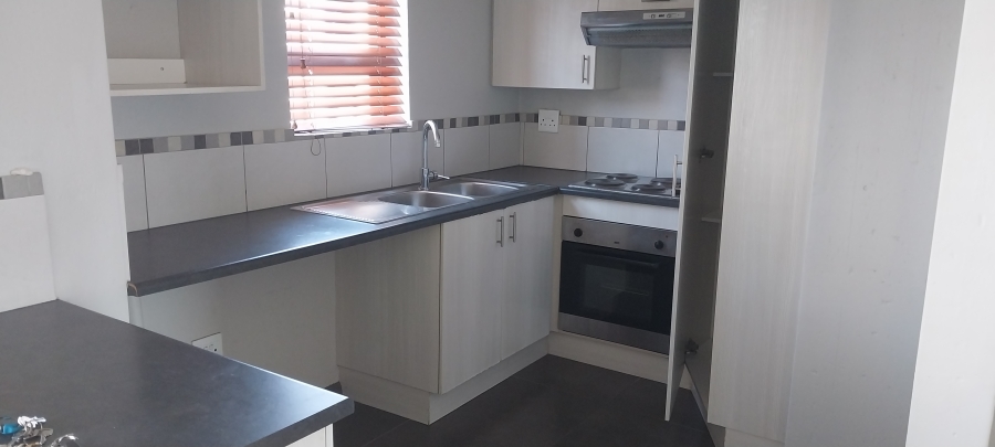 To Let 2 Bedroom Property for Rent in Honeydew Gauteng