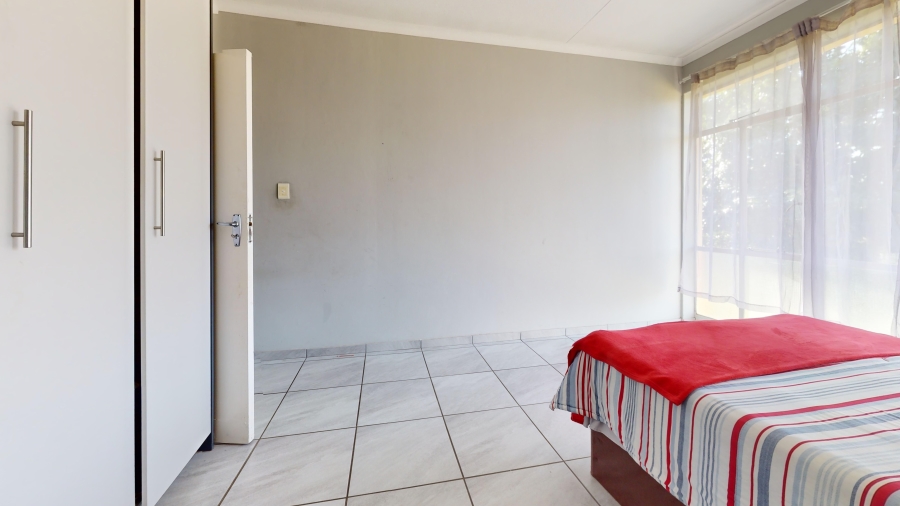 2 Bedroom Property for Sale in Denlee Gauteng