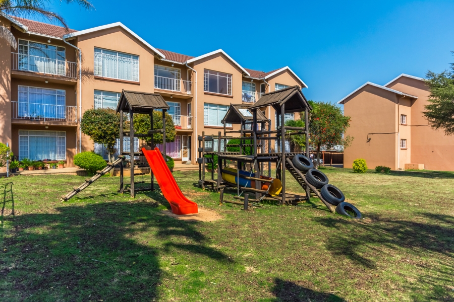 2 Bedroom Property for Sale in Florida Gauteng