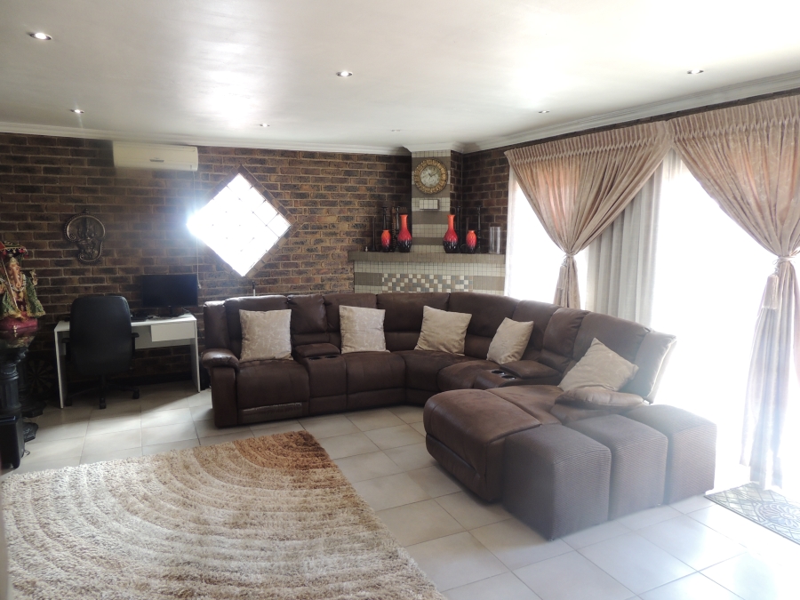 3 Bedroom Property for Sale in Elandspark Gauteng