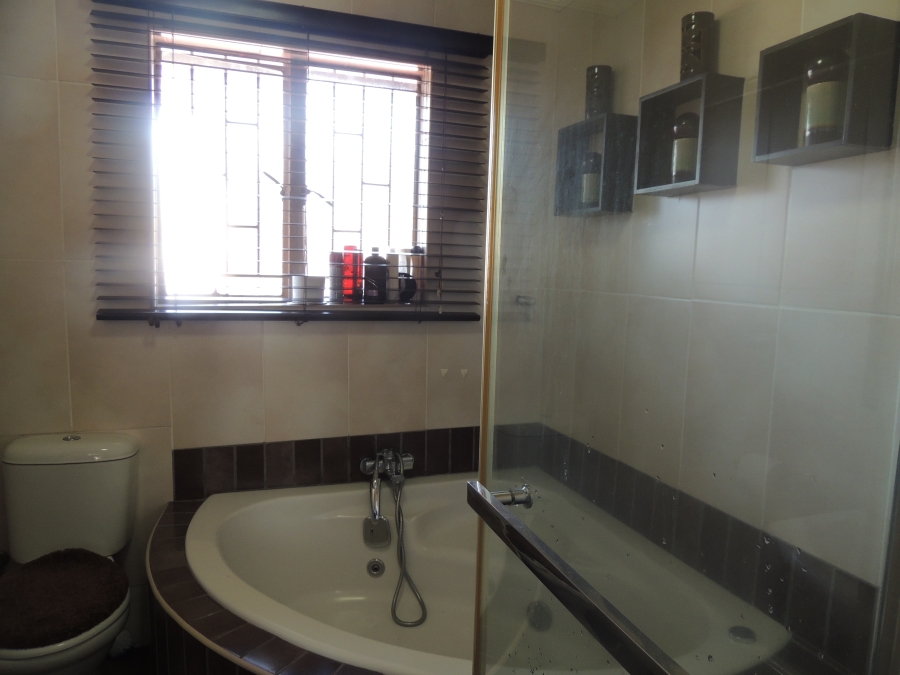 3 Bedroom Property for Sale in Elandspark Gauteng