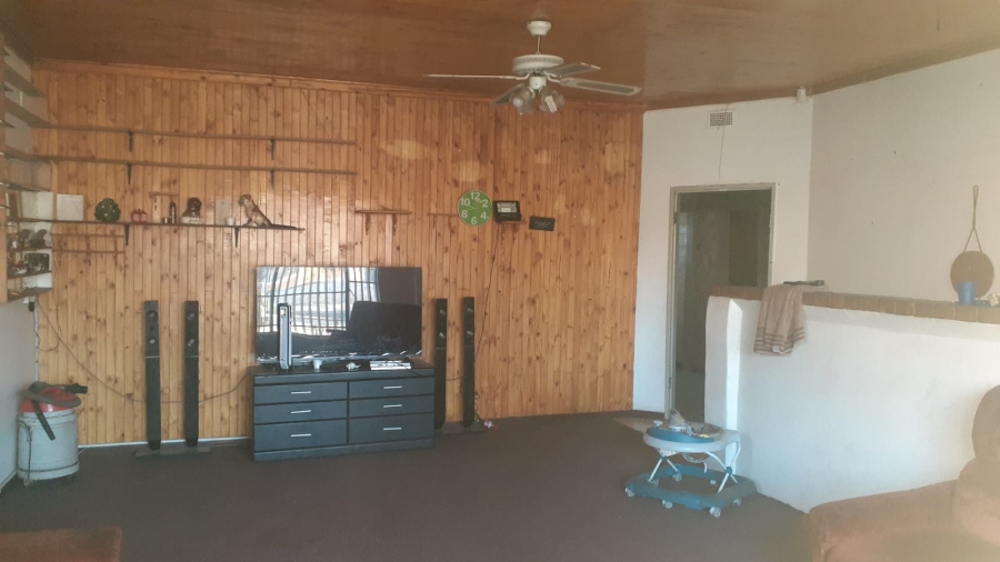 4 Bedroom Property for Sale in Vanderbijlpark CW 5 Gauteng