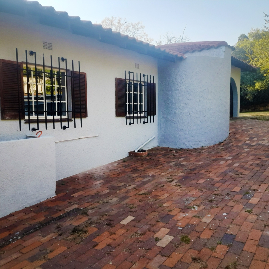To Let 4 Bedroom Property for Rent in Bryanston Gauteng