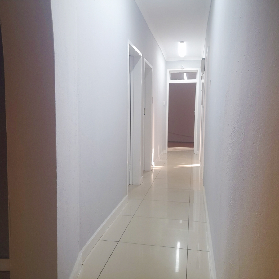 To Let 4 Bedroom Property for Rent in Bryanston Gauteng