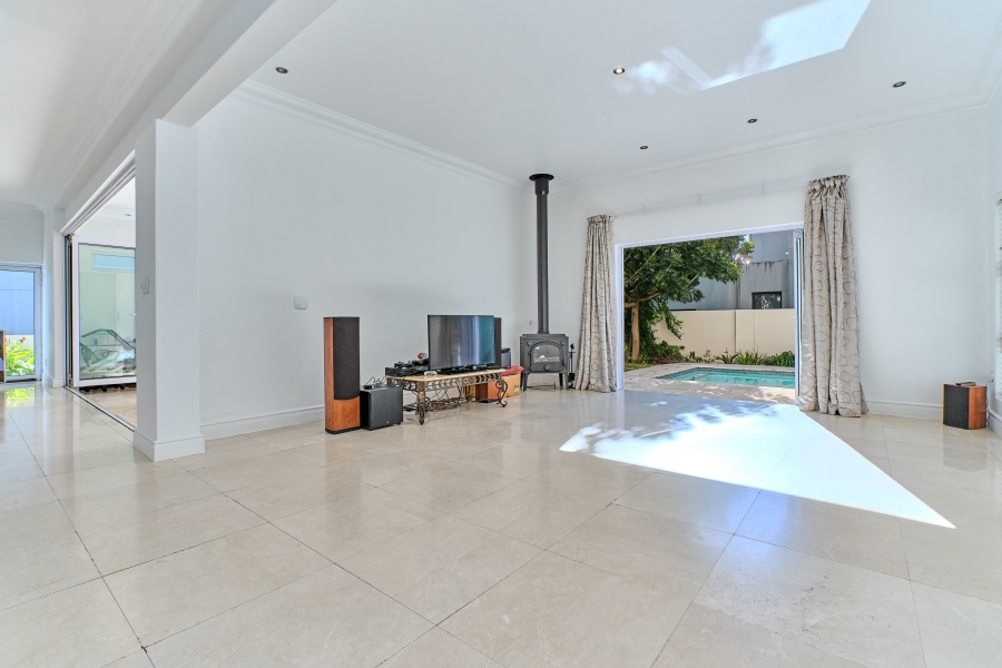 To Let 5 Bedroom Property for Rent in Waterfall Country Village Gauteng