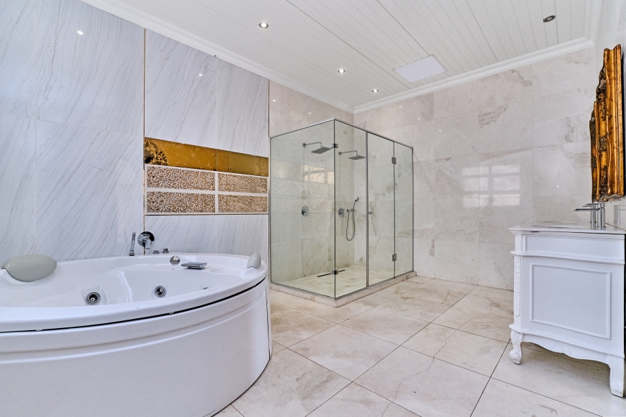 To Let 5 Bedroom Property for Rent in Waterfall Country Village Gauteng