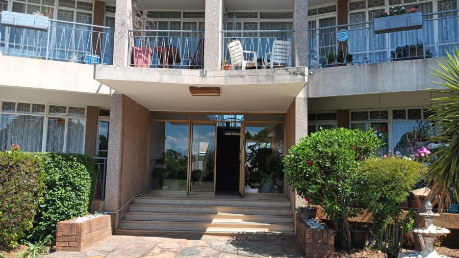 To Let 2 Bedroom Property for Rent in Monument Gauteng