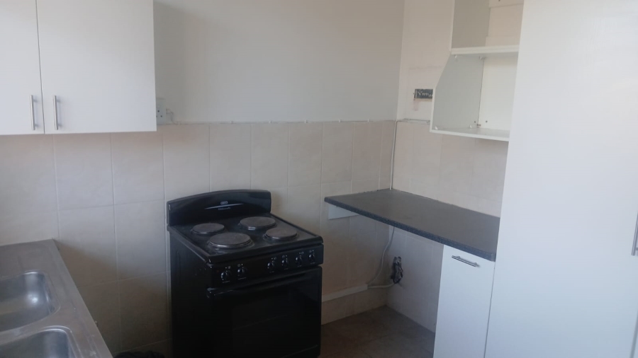 To Let 2 Bedroom Property for Rent in Monument Gauteng
