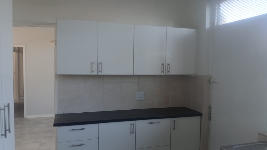 To Let 2 Bedroom Property for Rent in Monument Gauteng