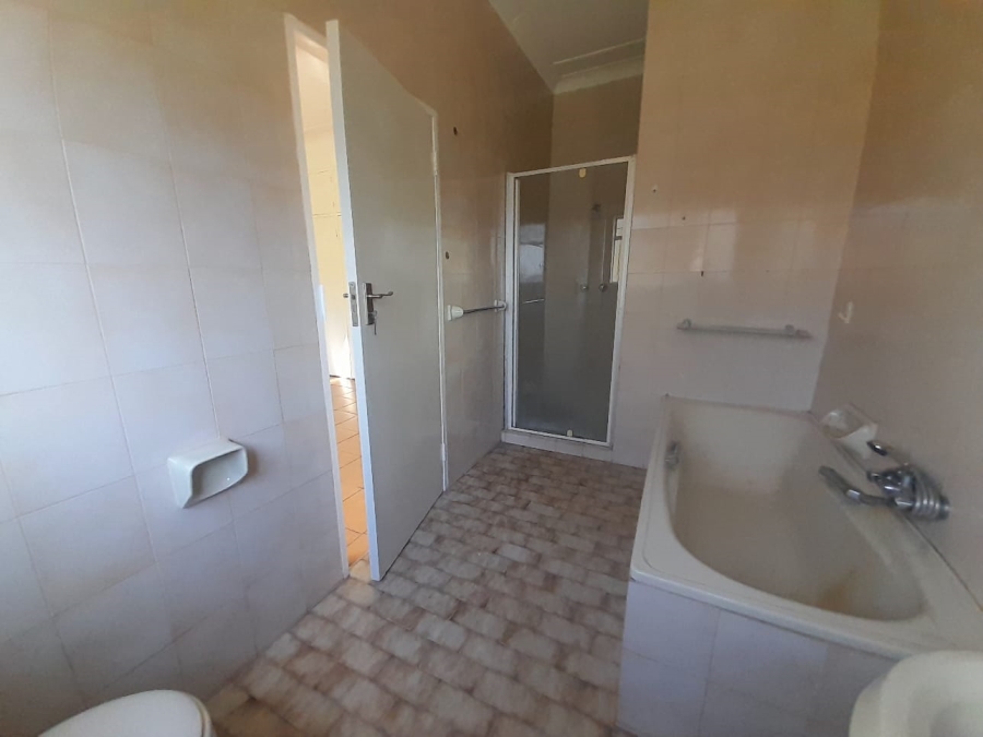 To Let 5 Bedroom Property for Rent in Randpark Ridge Gauteng
