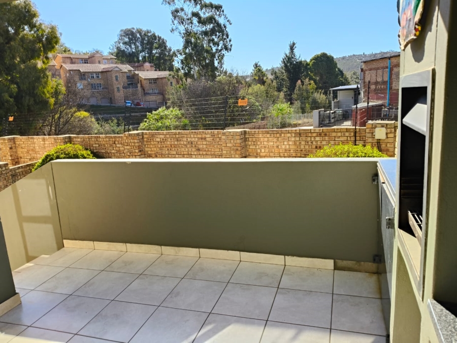 2 Bedroom Property for Sale in Helderkruin Gauteng