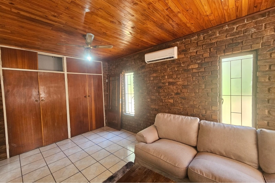 4 Bedroom Property for Sale in Wierda Park Gauteng