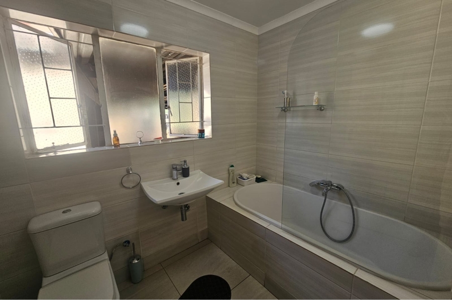 4 Bedroom Property for Sale in Wierda Park Gauteng