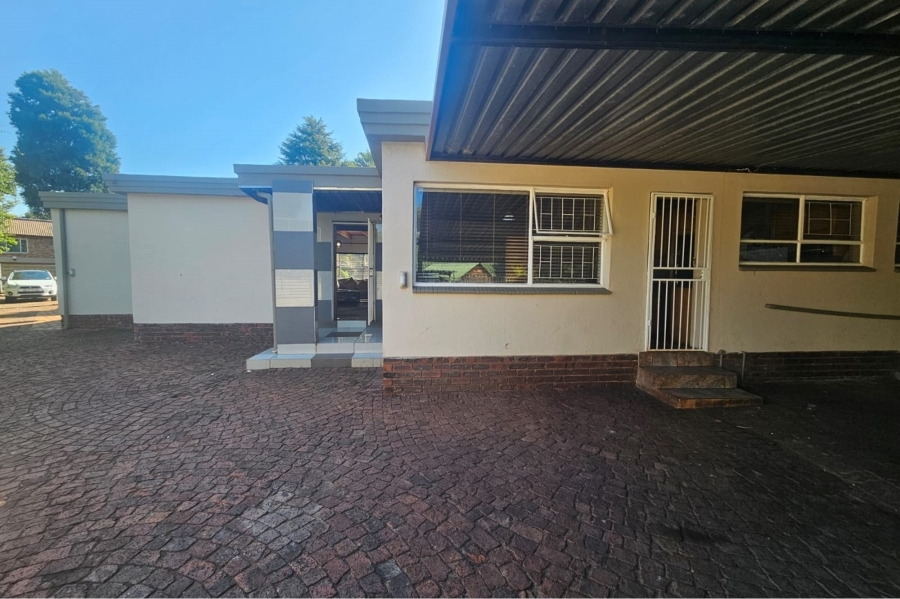 4 Bedroom Property for Sale in Wierda Park Gauteng