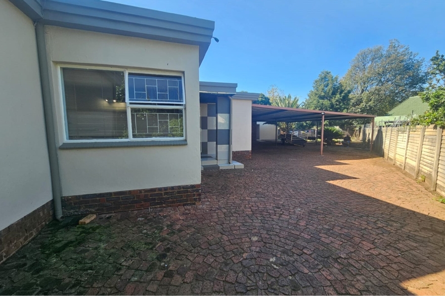 4 Bedroom Property for Sale in Wierda Park Gauteng